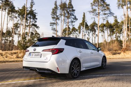 Wypożyczalnia aut świecie toyota corolla